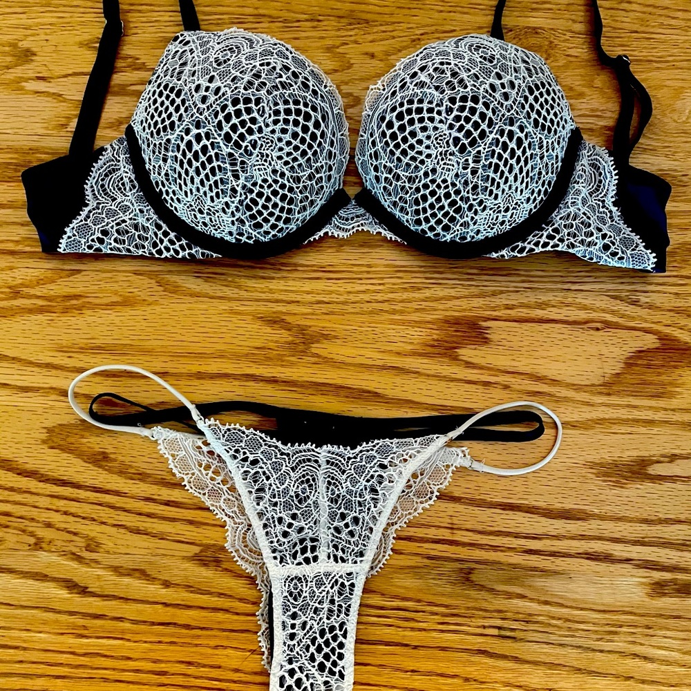 VS lingerie set. Bra 34b and panties XS